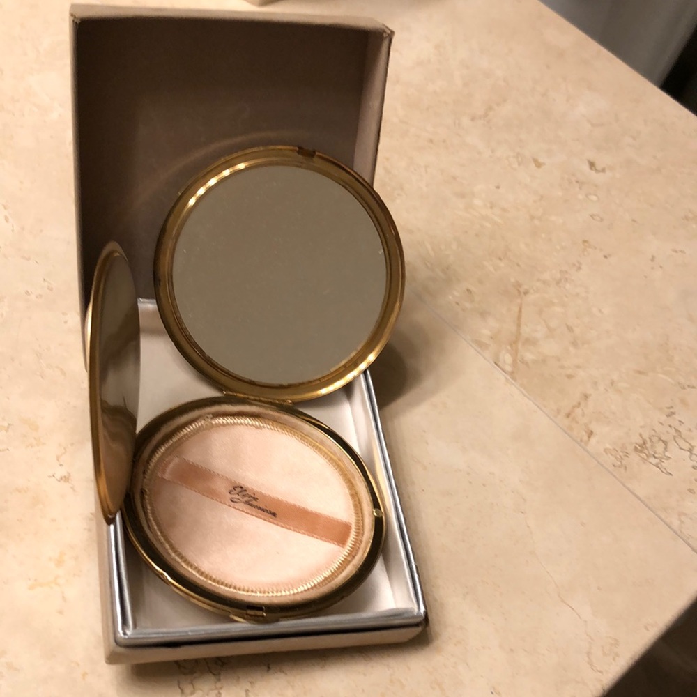 Elgin American Large Round Compact with Mirror and Puff